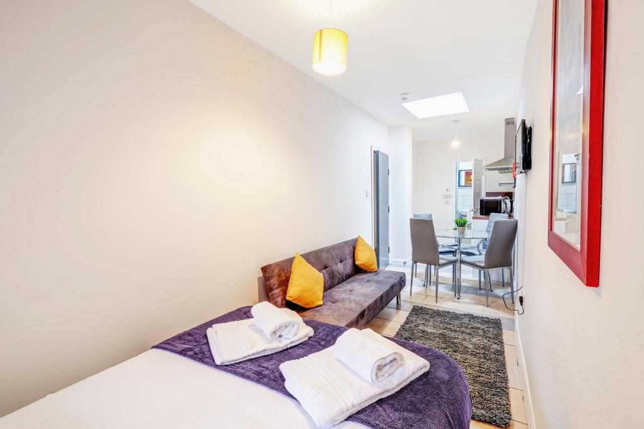 Fernbank Rooms Sudbury Hill, Harrow, Self-Contained Studios With En-Suite Harrow on the Hill 외부 사진