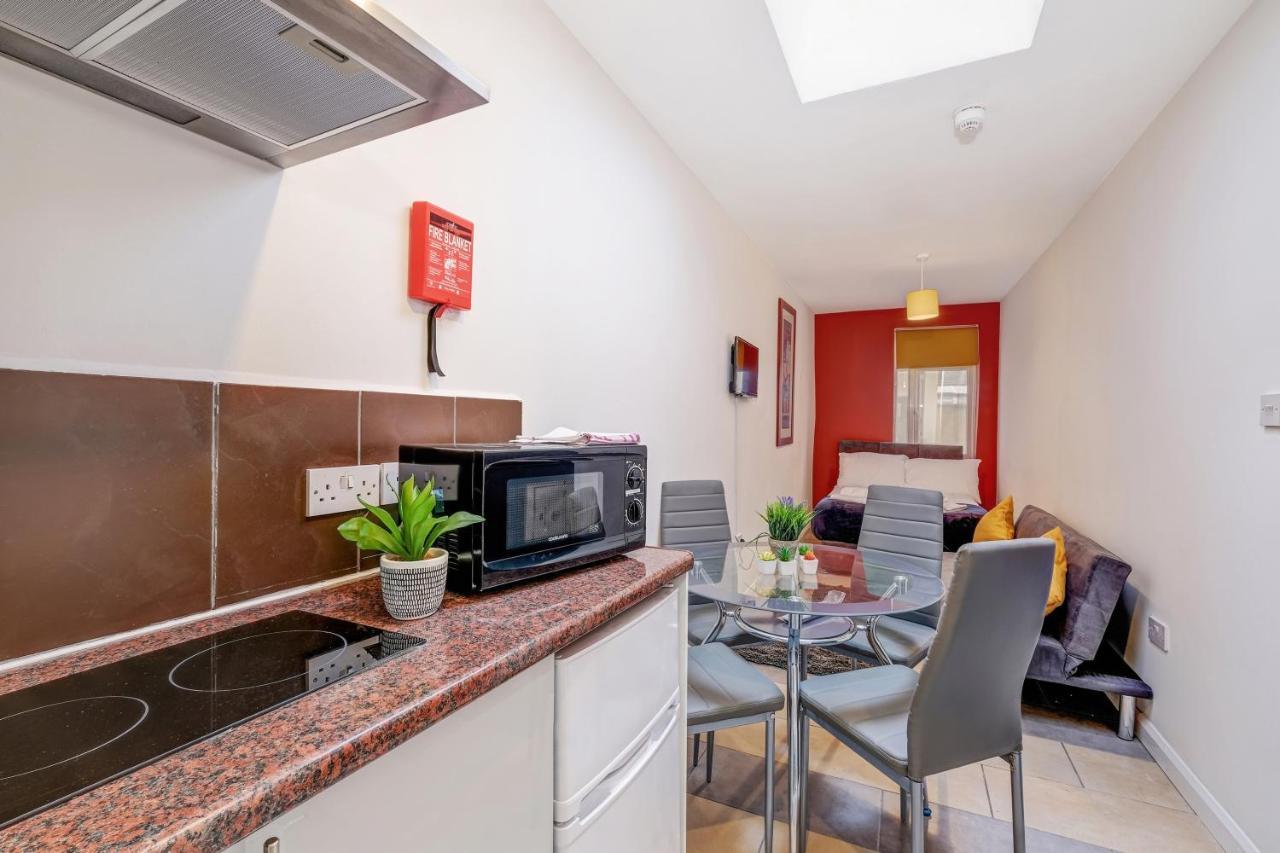 Fernbank Rooms Sudbury Hill, Harrow, Self-Contained Studios With En-Suite Harrow on the Hill 외부 사진