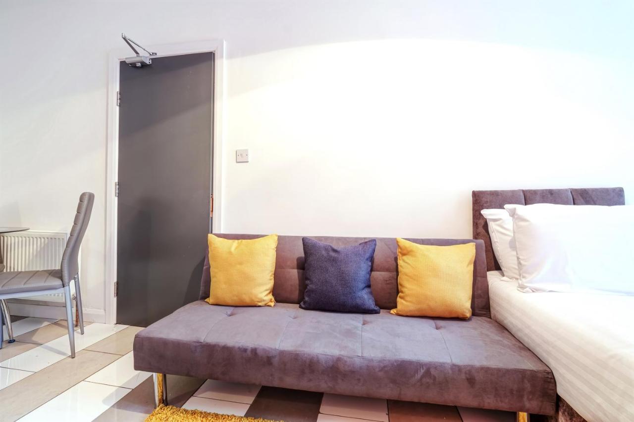 Fernbank Rooms Sudbury Hill, Harrow, Self-Contained Studios With En-Suite Harrow on the Hill 외부 사진