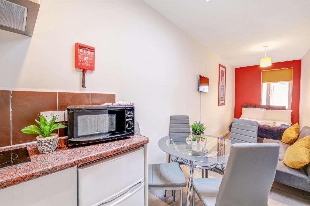 Fernbank Rooms Sudbury Hill, Harrow, Self-Contained Studios With En-Suite Harrow on the Hill 외부 사진