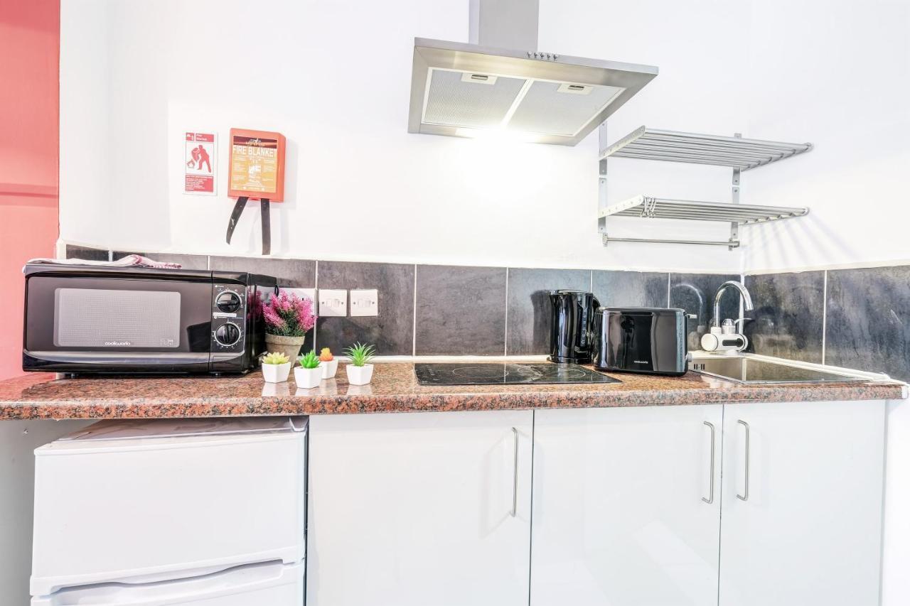 Fernbank Rooms Sudbury Hill, Harrow, Self-Contained Studios With En-Suite Harrow on the Hill 외부 사진