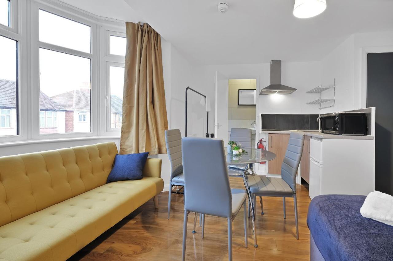 Fernbank Rooms Sudbury Hill, Harrow, Self-Contained Studios With En-Suite Harrow on the Hill 외부 사진