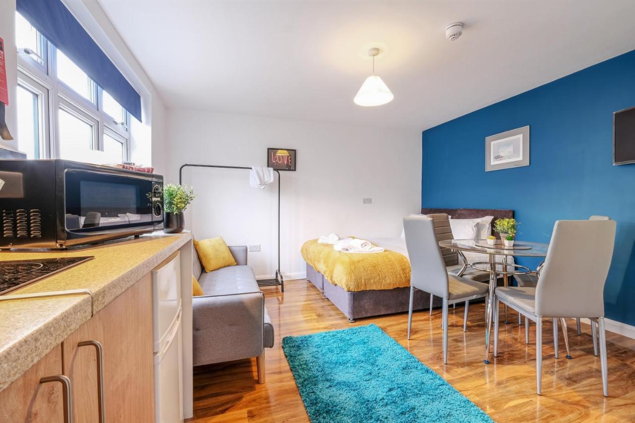 Fernbank Rooms Sudbury Hill, Harrow, Self-Contained Studios With En-Suite Harrow on the Hill 외부 사진