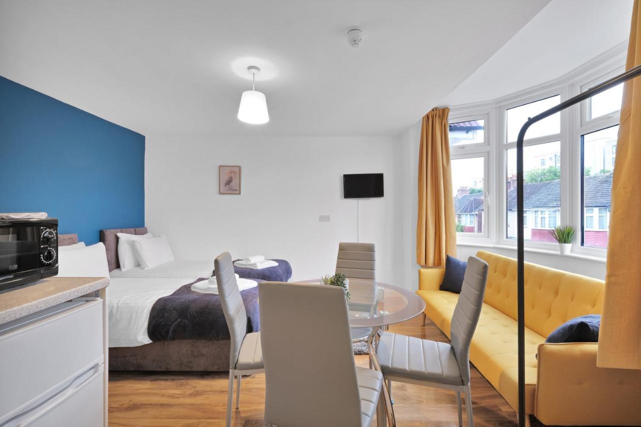 Fernbank Rooms Sudbury Hill, Harrow, Self-Contained Studios With En-Suite Harrow on the Hill 외부 사진
