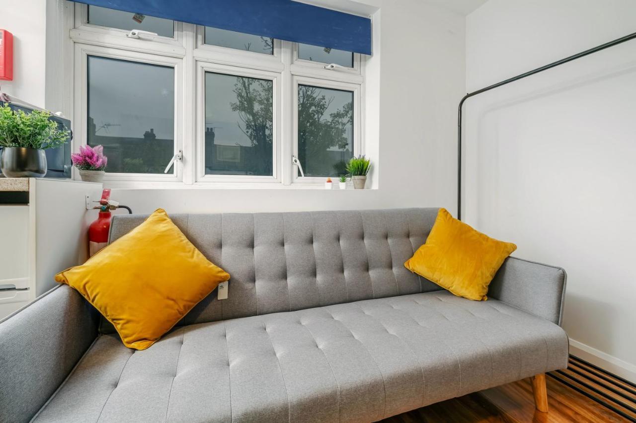 Fernbank Rooms Sudbury Hill, Harrow, Self-Contained Studios With En-Suite Harrow on the Hill 외부 사진