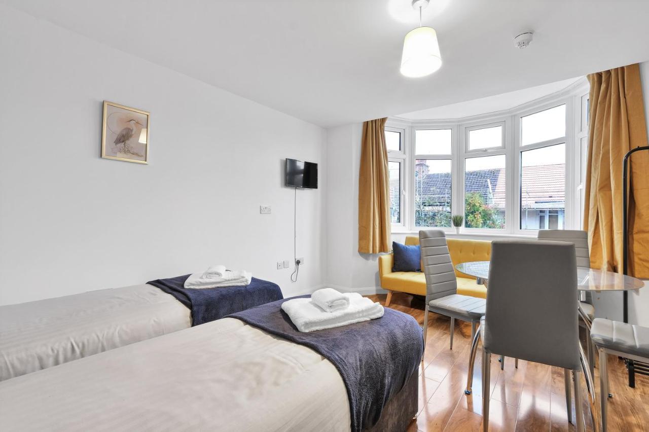 Fernbank Rooms Sudbury Hill, Harrow, Self-Contained Studios With En-Suite Harrow on the Hill 외부 사진