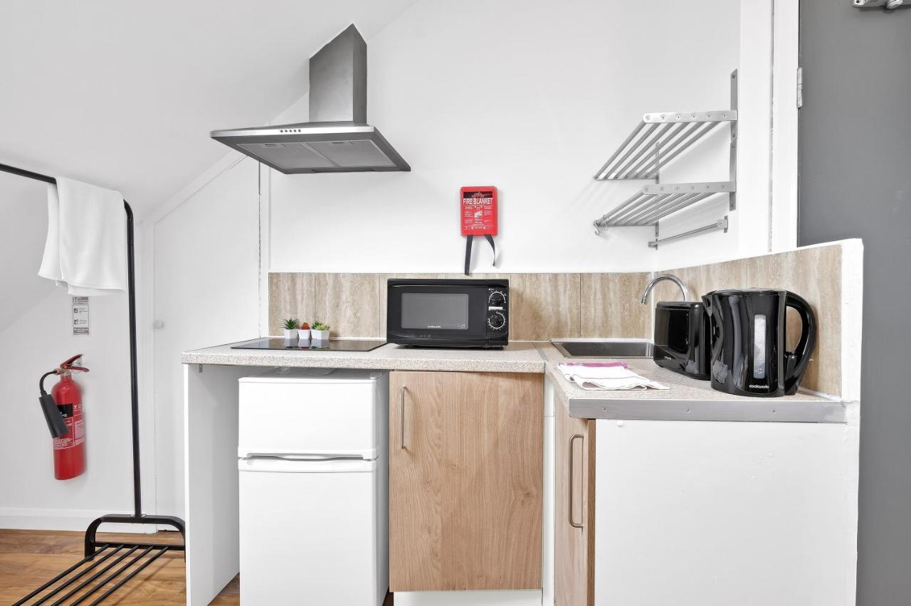 Fernbank Rooms Sudbury Hill, Harrow, Self-Contained Studios With En-Suite Harrow on the Hill 외부 사진