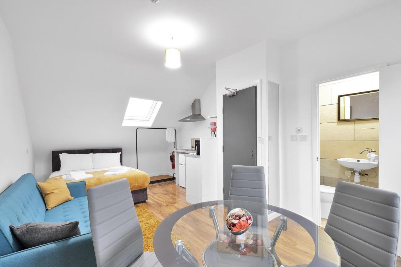 Fernbank Rooms Sudbury Hill, Harrow, Self-Contained Studios With En-Suite Harrow on the Hill 외부 사진